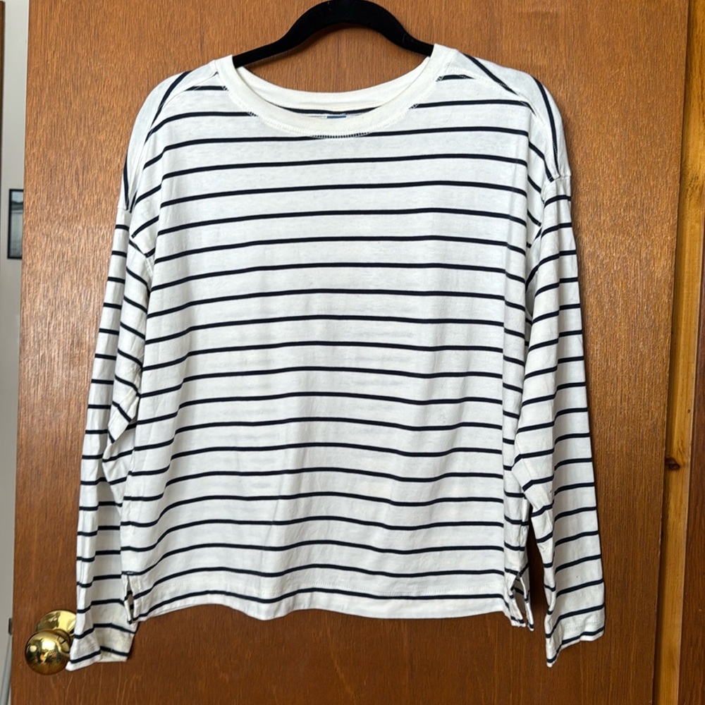 Old Navy long sleeve blue and white stripe sailor top size medium